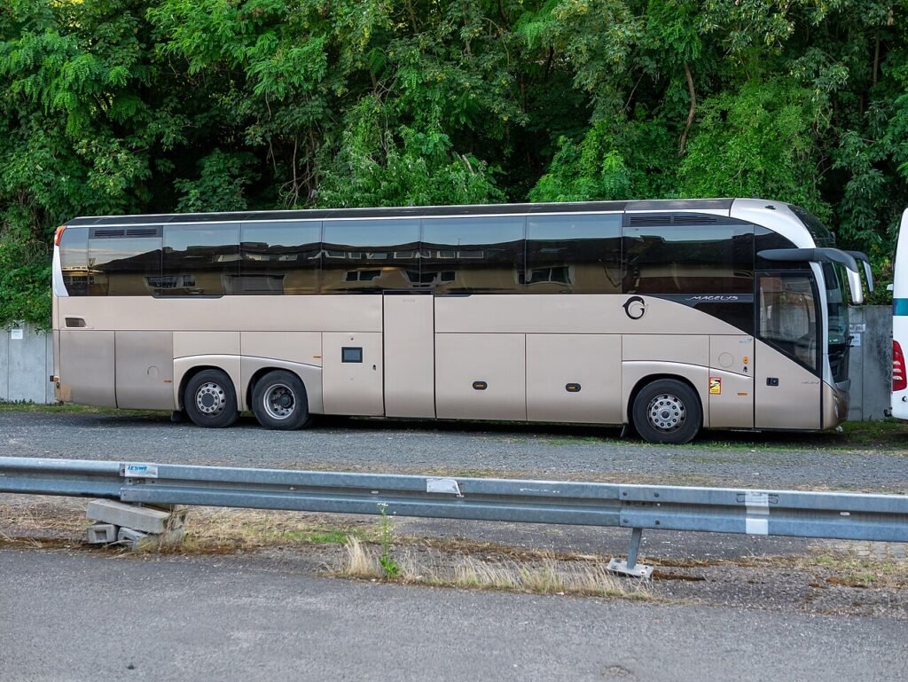 Klasse D Führerschein: Reisebus in Wiesbaden